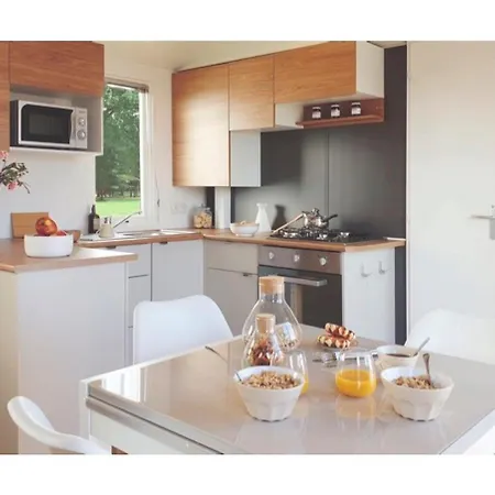 Mobilhomes Conguel - Bord De Campsite